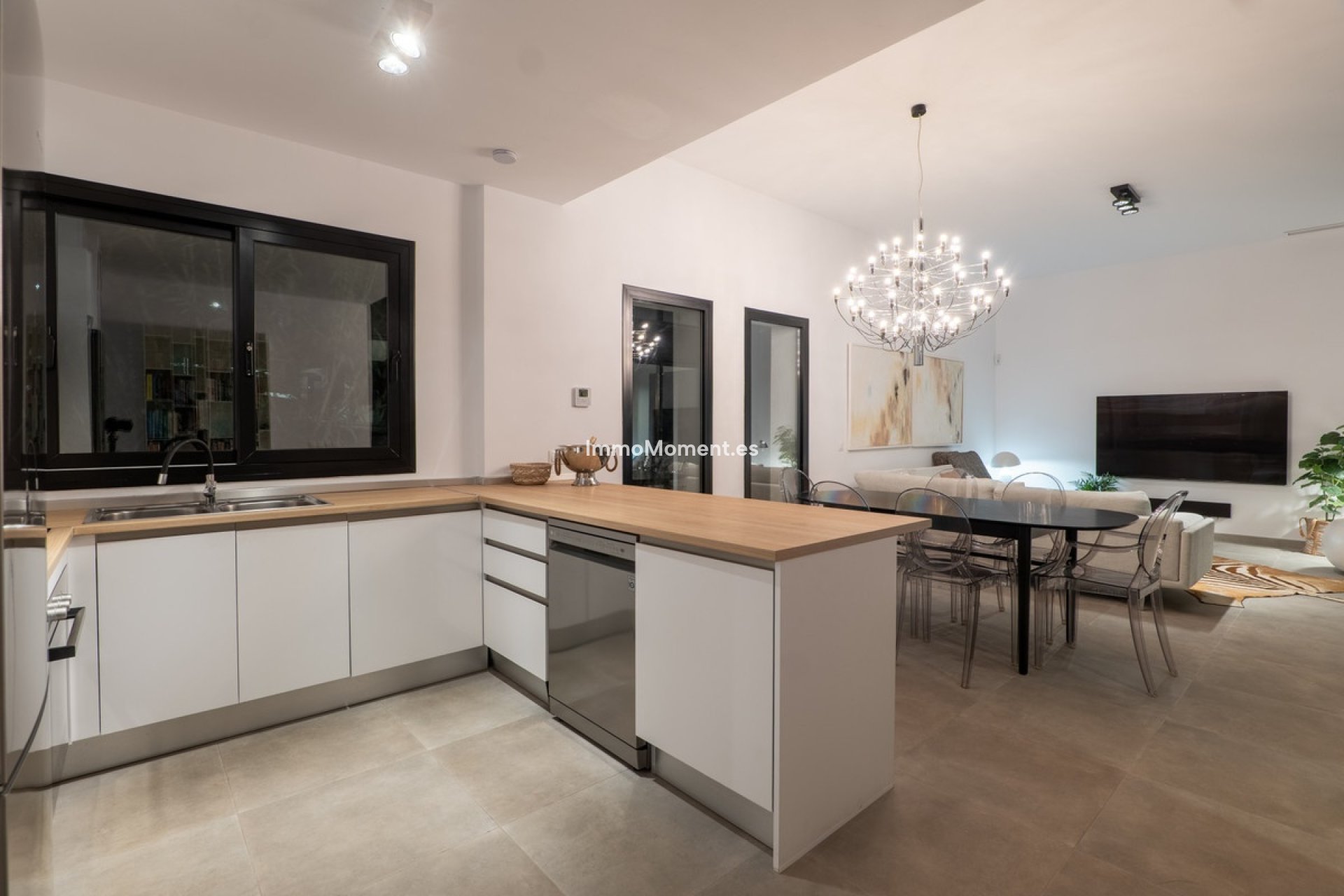 Resale - Detached villa - Estepona - Valle Romano