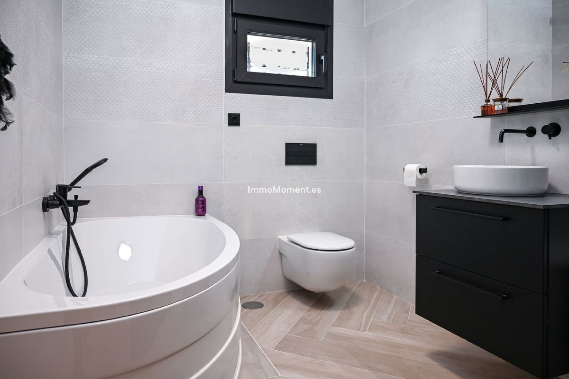 Resale - Detached villa - Inland  - Alhaurín de la Torre