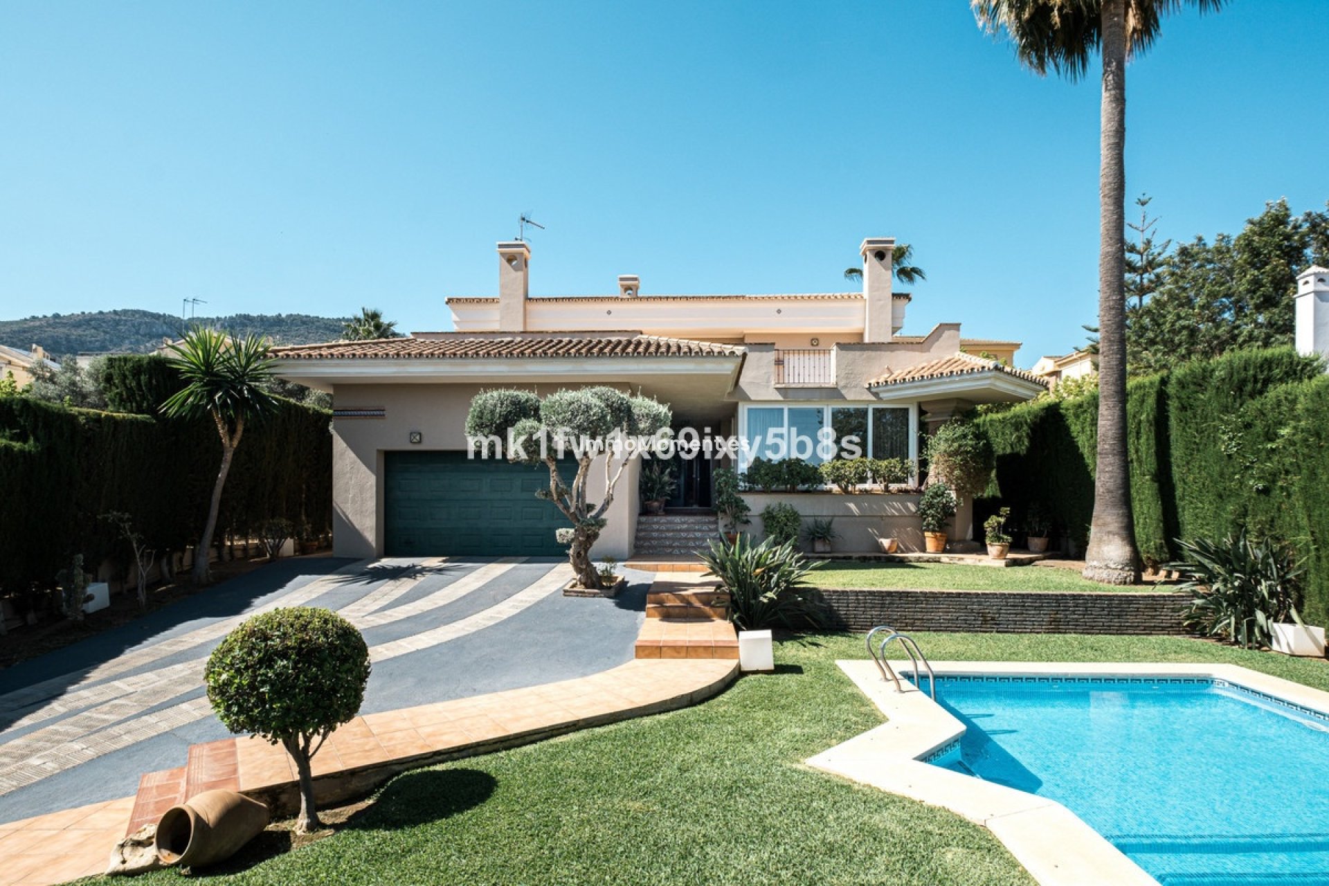 Resale - Detached villa - Inland  - Alhaurín de la Torre