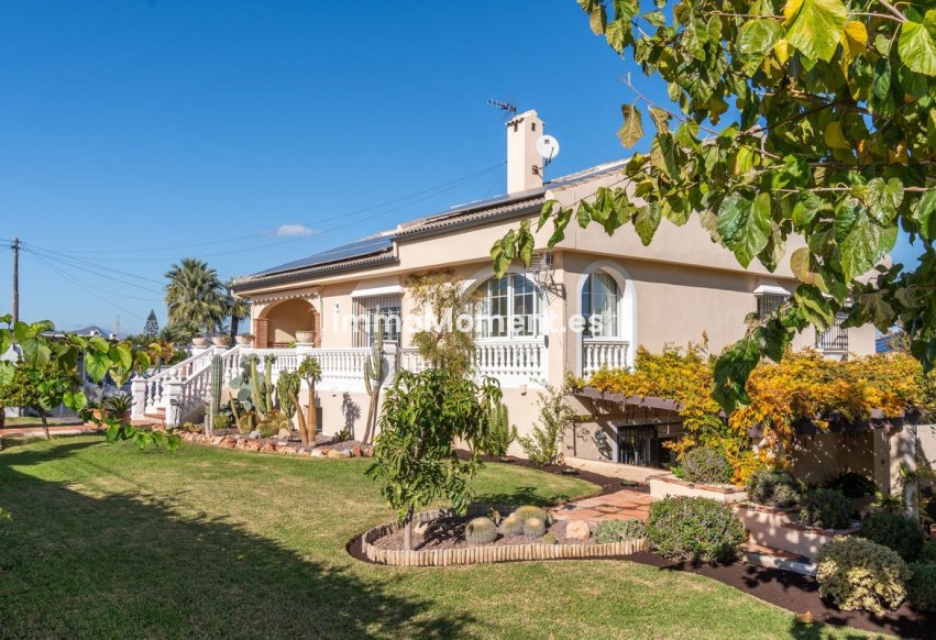Resale - Detached villa - Inland  - Alhaurín de la Torre