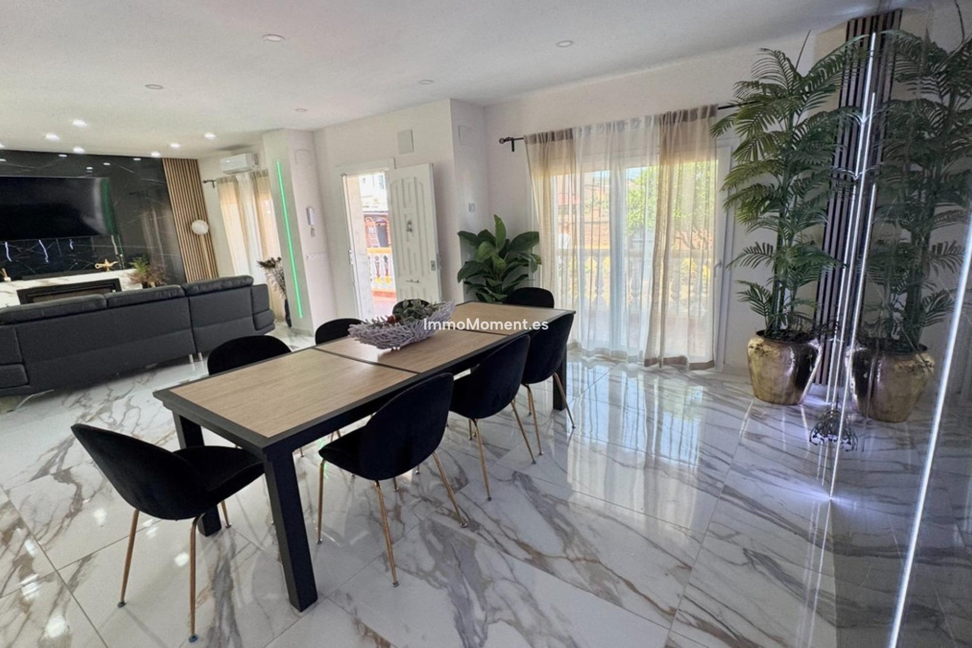 Resale - Detached villa - Inland  - Alhaurín de la Torre