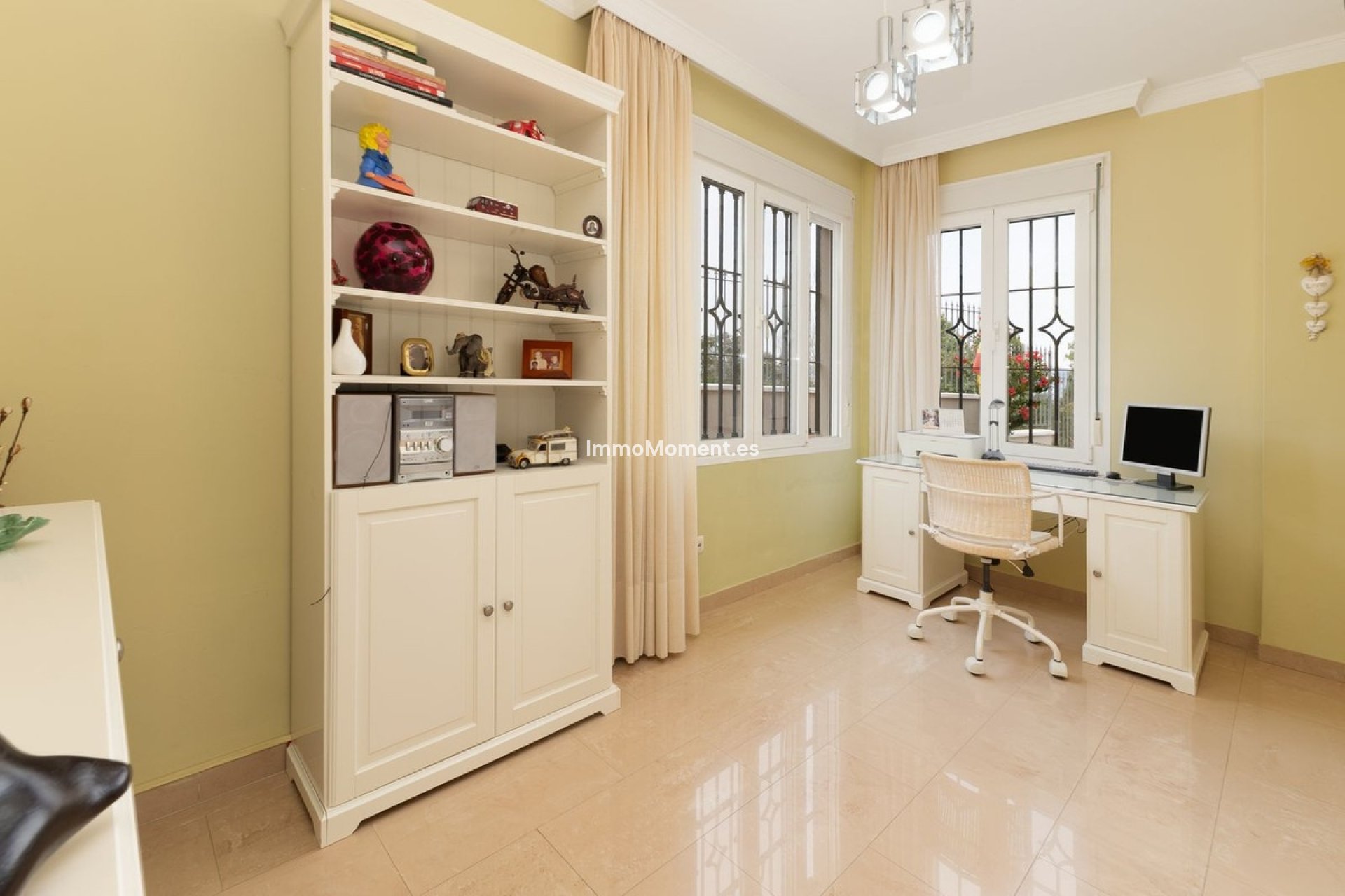 Resale - Detached villa - Inland  - Alhaurín de la Torre