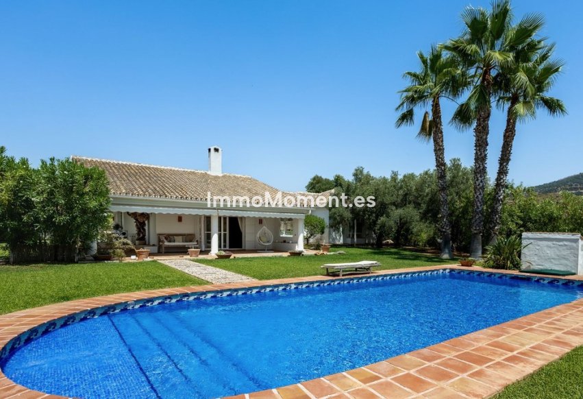 Resale - Detached villa - Inland  - Alhaurín el Grande Centro