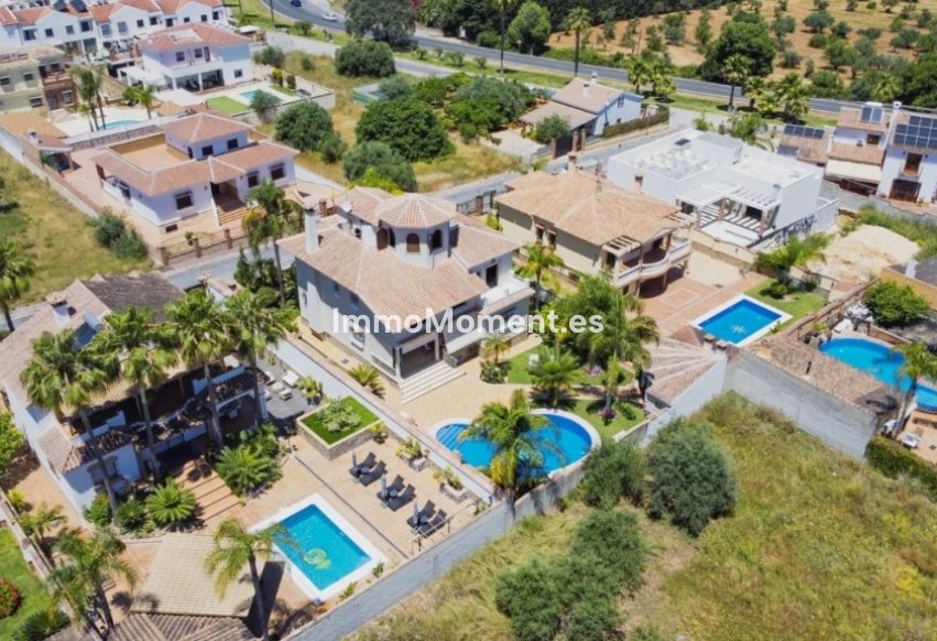Resale - Detached villa - Inland  - Alhaurín el Grande Centro
