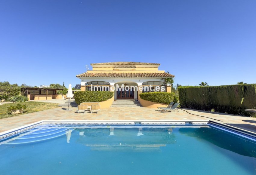 Resale - Detached villa - Inland  - Alhaurín el Grande Centro