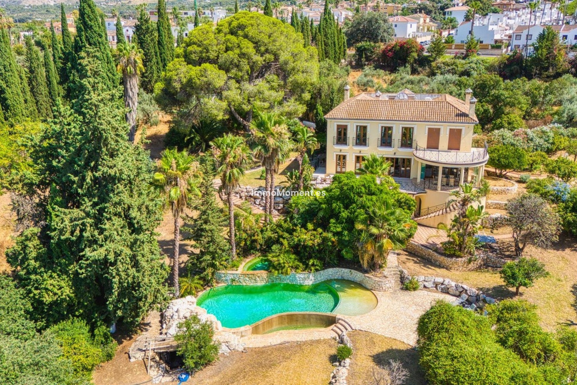 Resale - Detached villa - Inland  - Alhaurín el Grande Centro