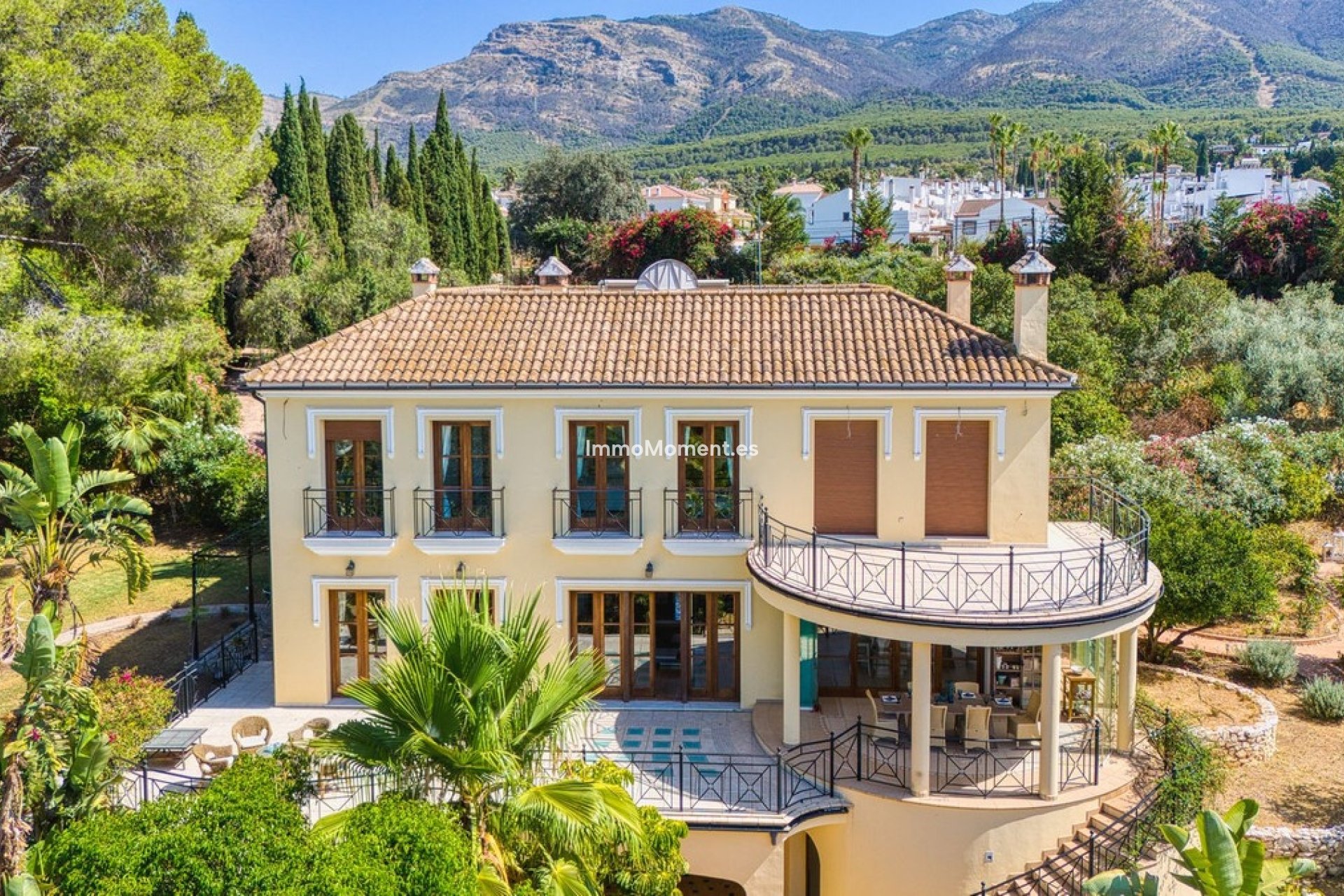 Resale - Detached villa - Inland  - Alhaurín el Grande Centro