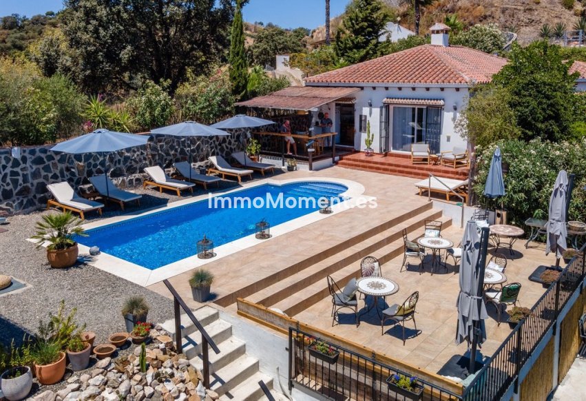 Resale - Detached villa - Inland  - Alhaurín el Grande Centro