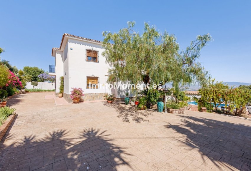 Resale - Detached villa - Inland  - Alhaurín el Grande Centro