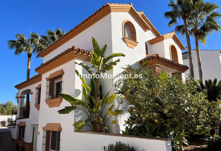 Resale - Detached villa - Inland  - Alhaurín el Grande Centro