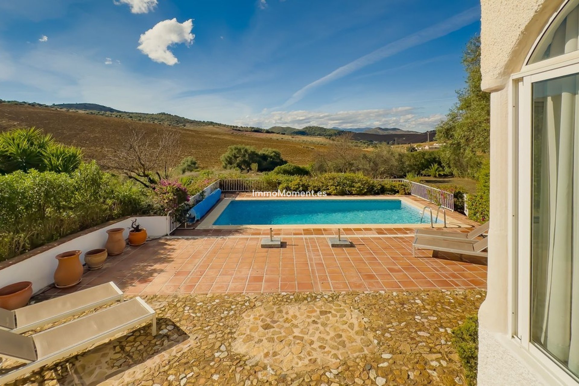 Resale - Detached villa - Inland  - Almogía