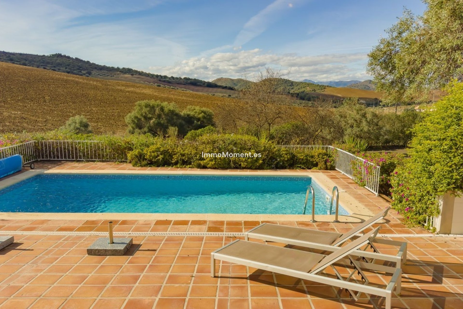 Resale - Detached villa - Inland  - Almogía