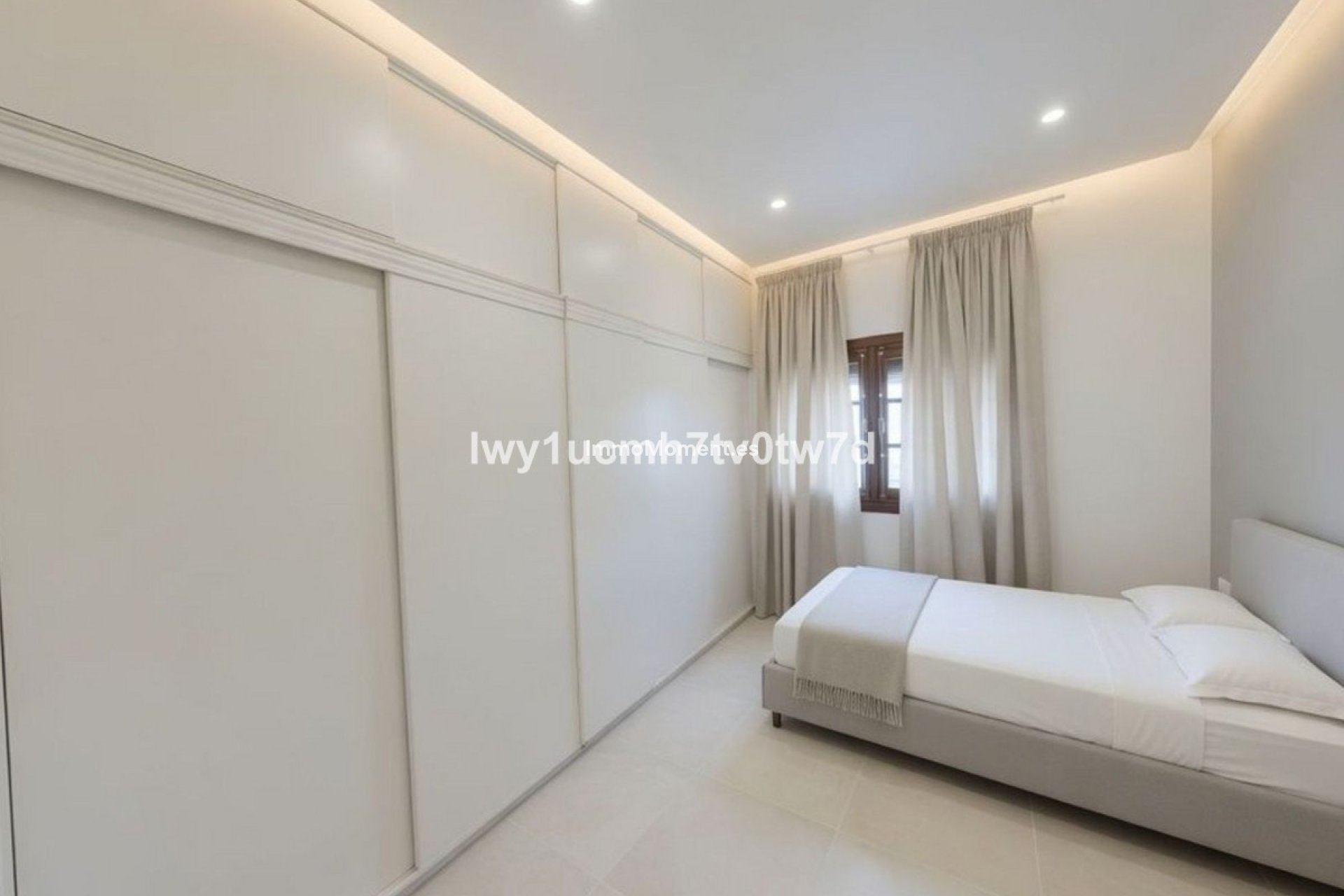 Resale - Detached villa - Inland  - Churriana