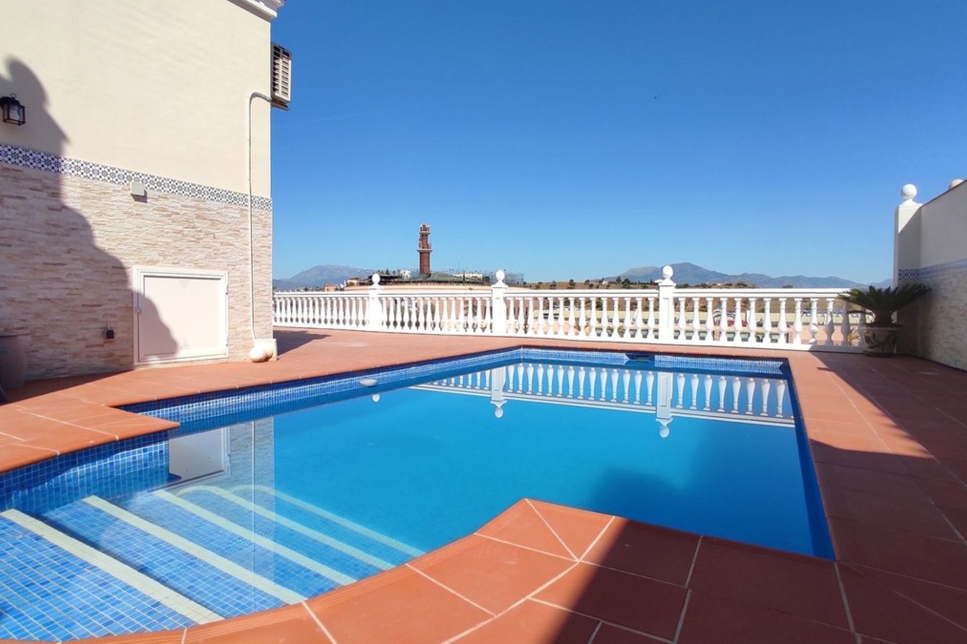 Resale - Detached villa - Inland  - Coín