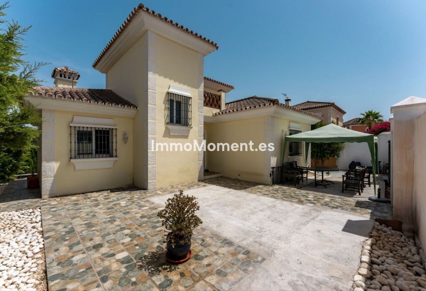 Resale - Detached villa - Inland  - Coín