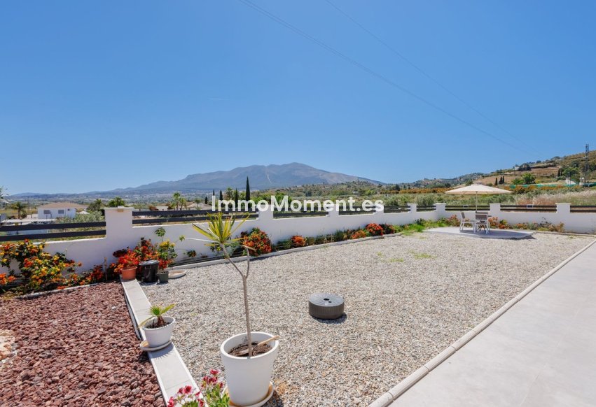 Resale - Detached villa - Inland  - Coín