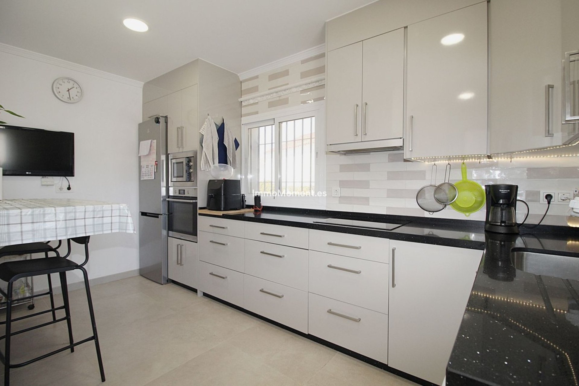 Resale - Detached villa - Inland  - Coín