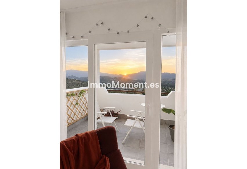 Resale - Detached villa - Inland  - Coín