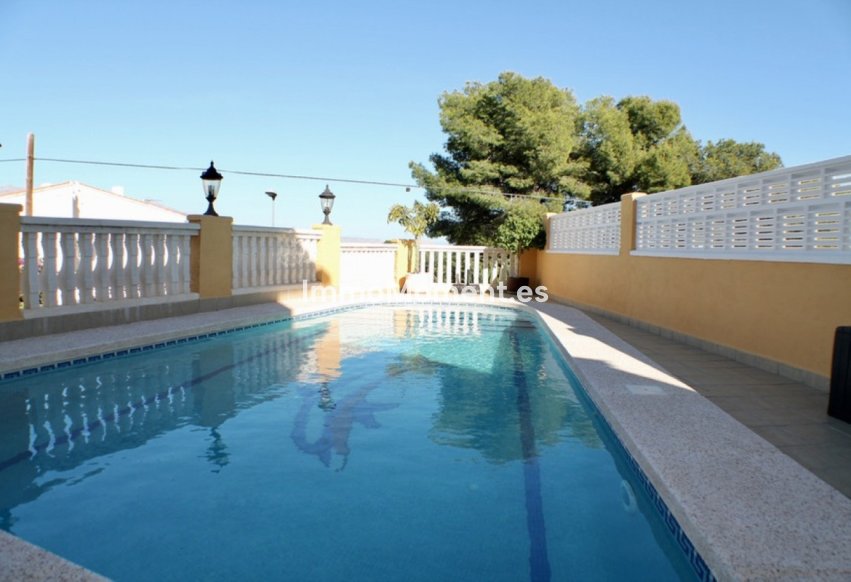 Resale - Detached villa - La Nucía - La Nucia Centro