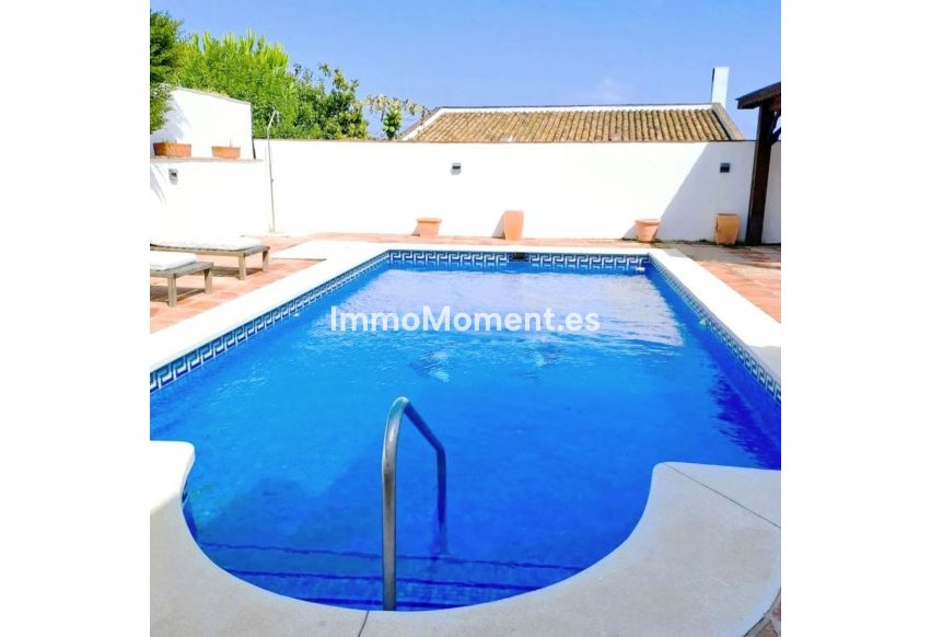 Resale - Detached villa - Manilva - La Duquesa