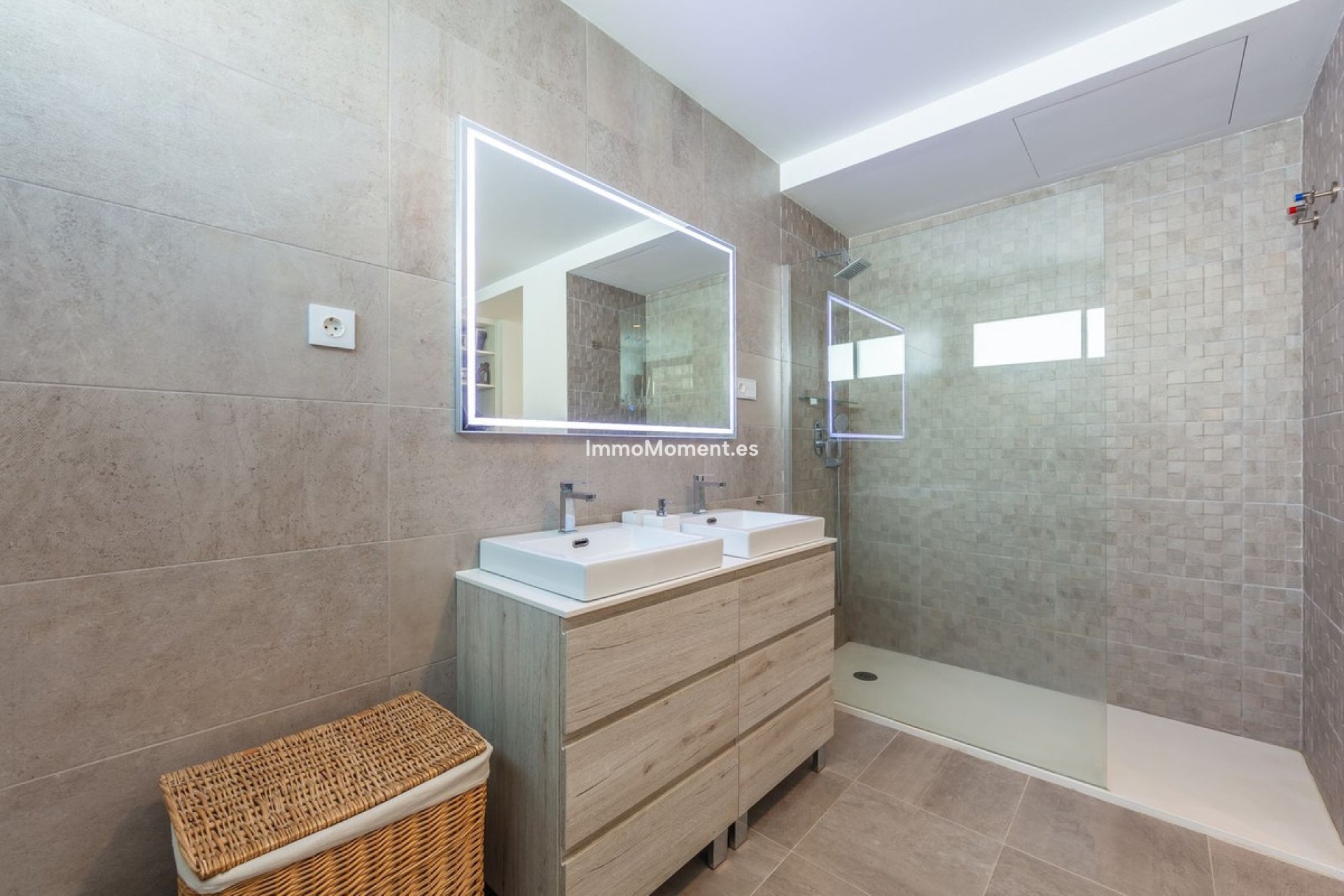 Resale - Detached villa - Manilva - La Duquesa