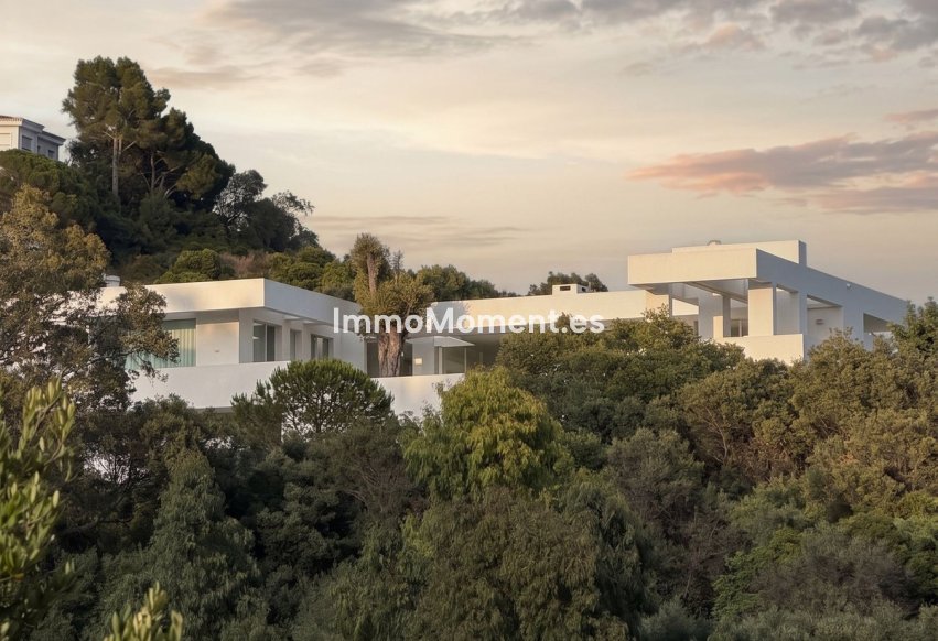 Resale - Detached villa - Marbella - Altos de los Monteros