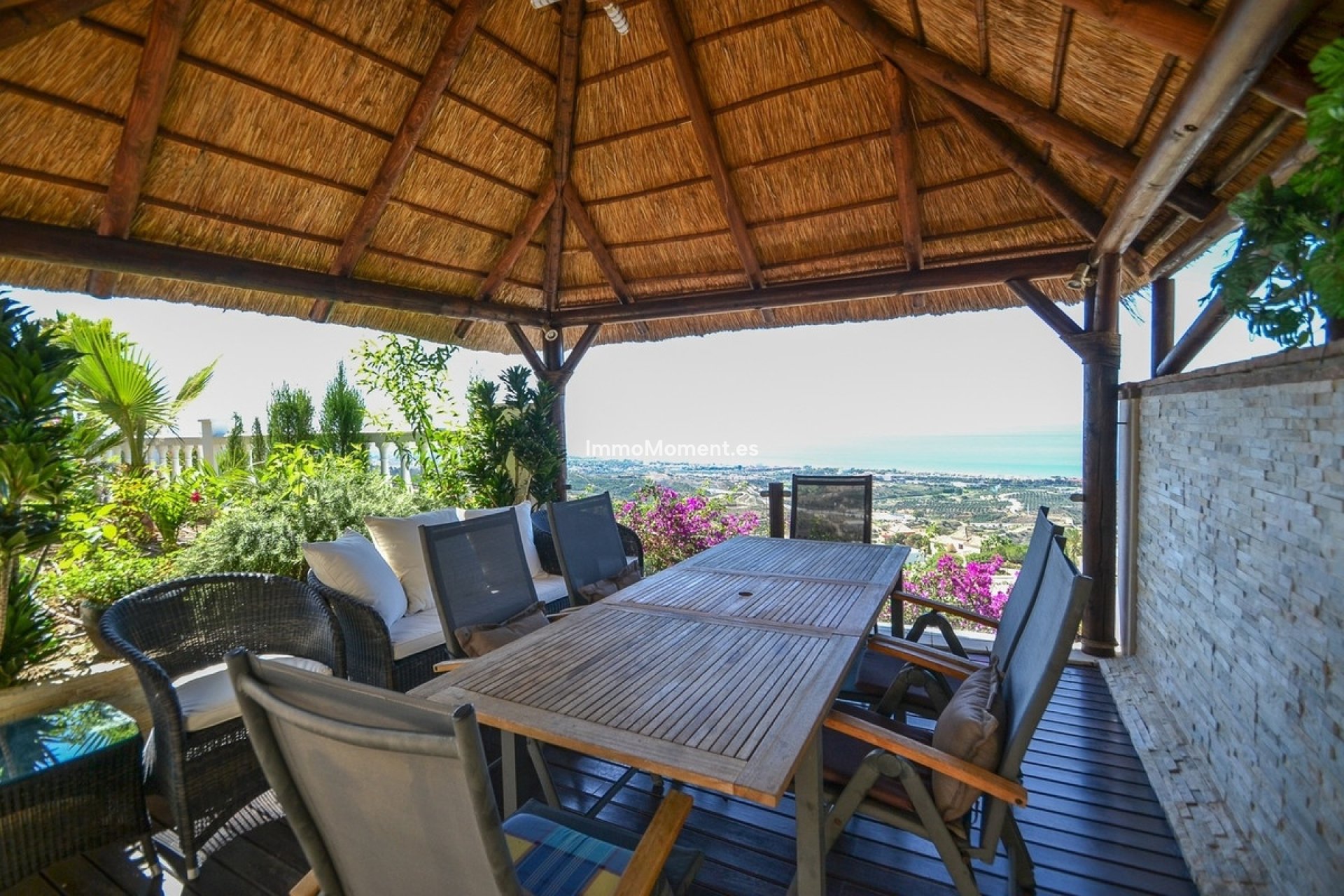 Resale - Detached villa - Marbella - Altos de los Monteros