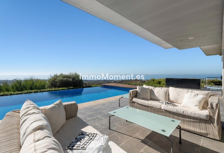 Resale - Detached villa - Marbella - Altos de los Monteros