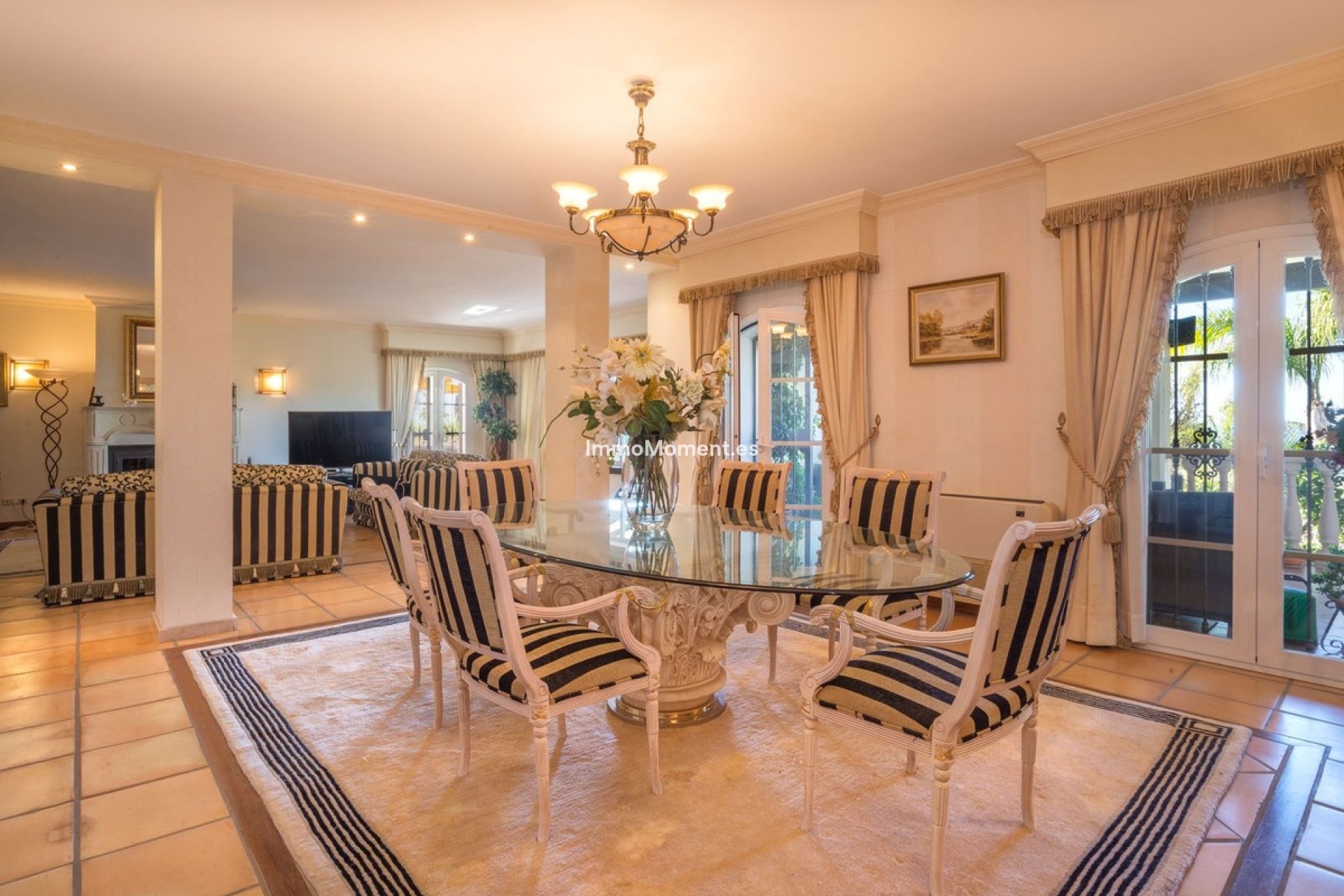 Resale - Detached villa - Marbella - Altos de los Monteros