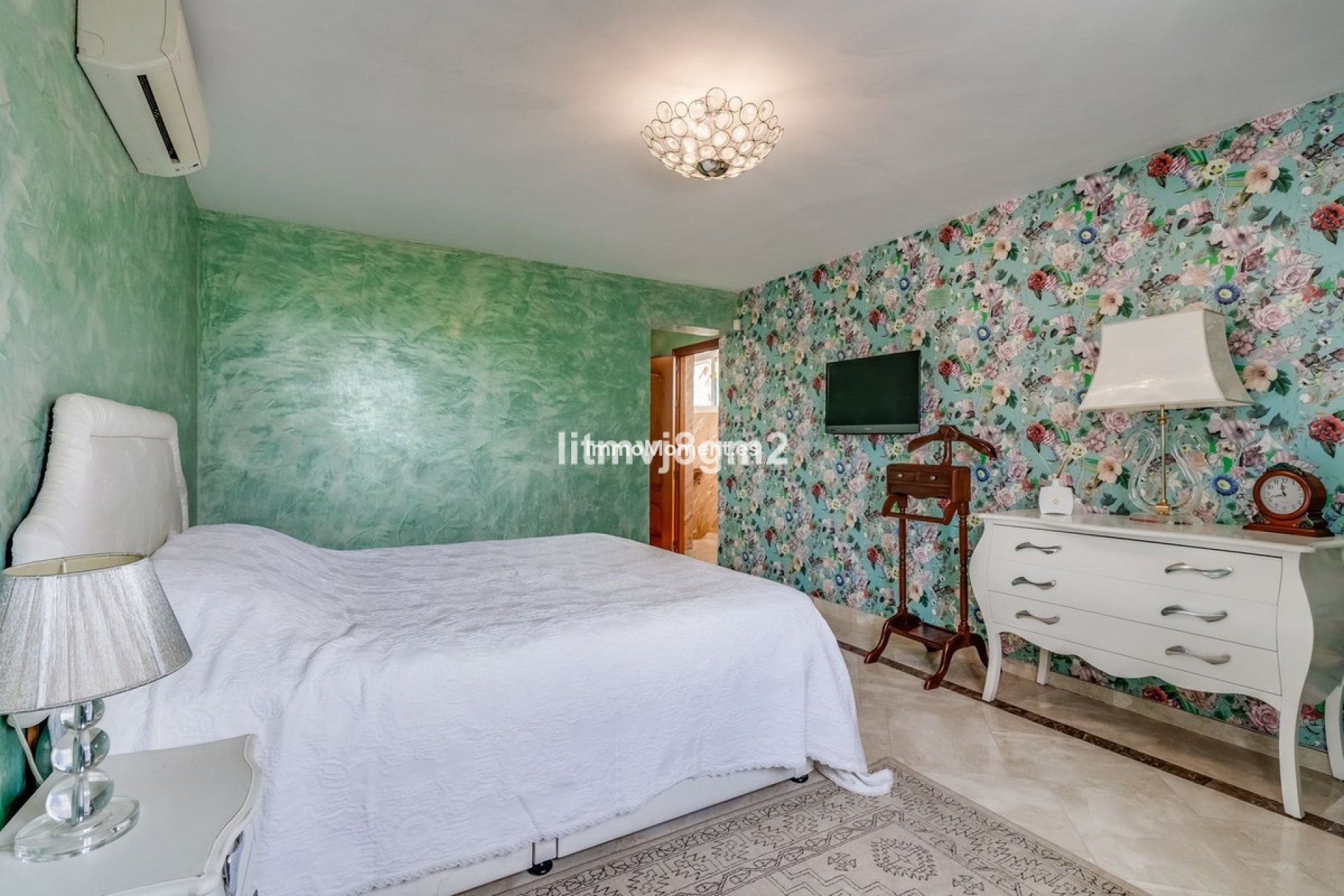 Resale - Detached villa - Marbella - Artola