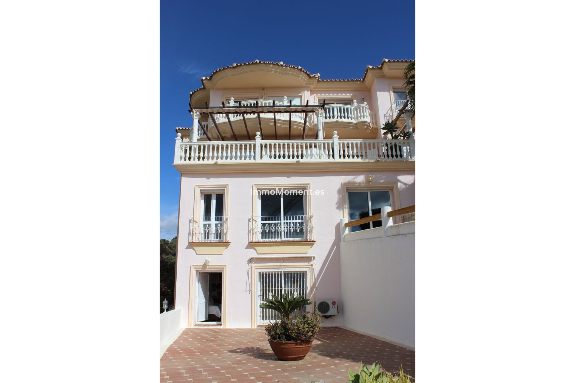 Resale - Detached villa - Marbella - Artola