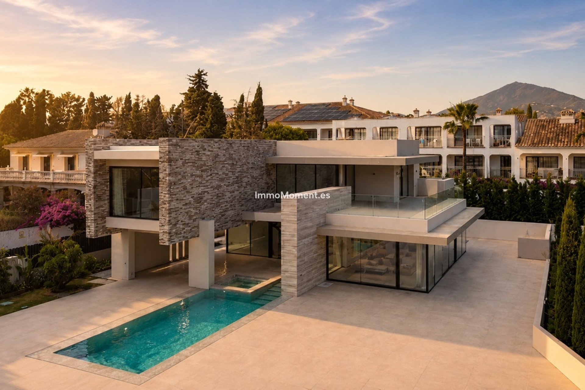 Resale - Detached villa - Marbella - Cortijo Blanco