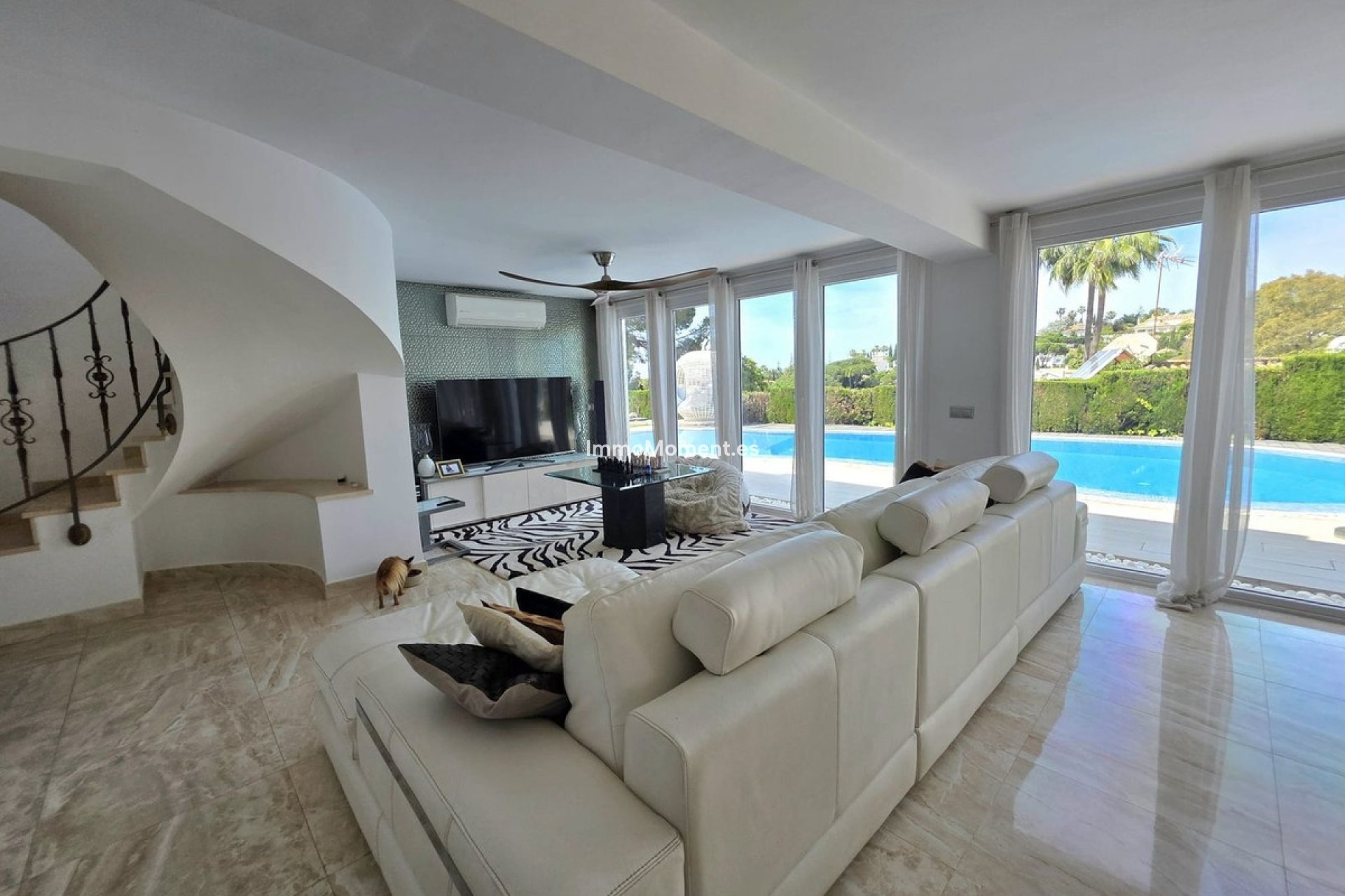 Resale - Detached villa - Marbella - Elviria