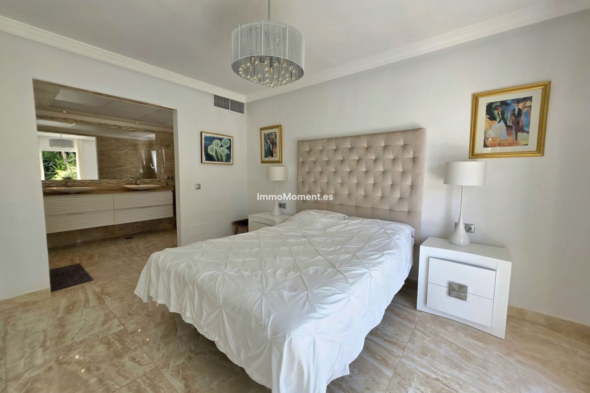 Resale - Detached villa - Marbella - Elviria