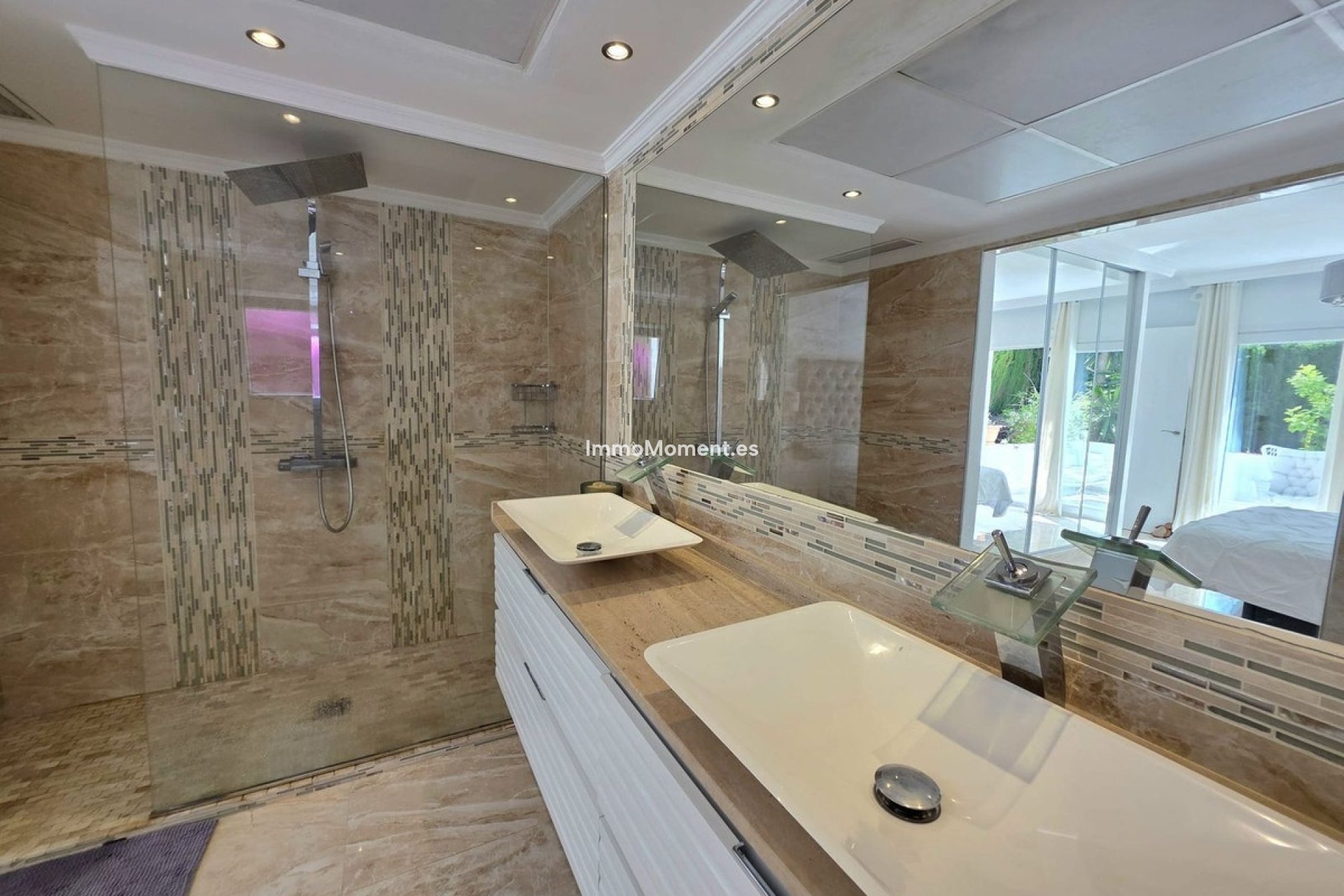 Resale - Detached villa - Marbella - Elviria