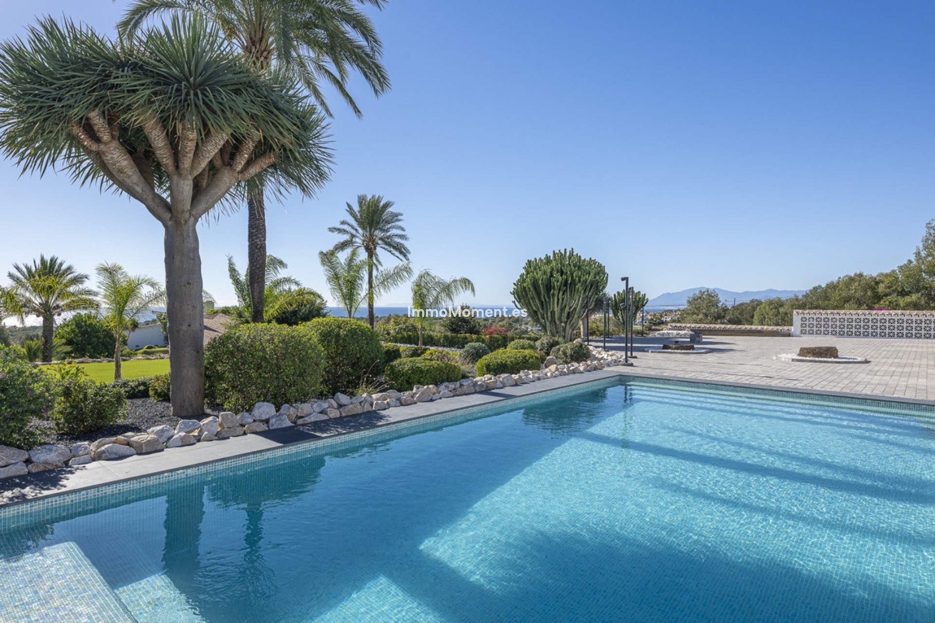 Resale - Detached villa - Marbella - Elviria