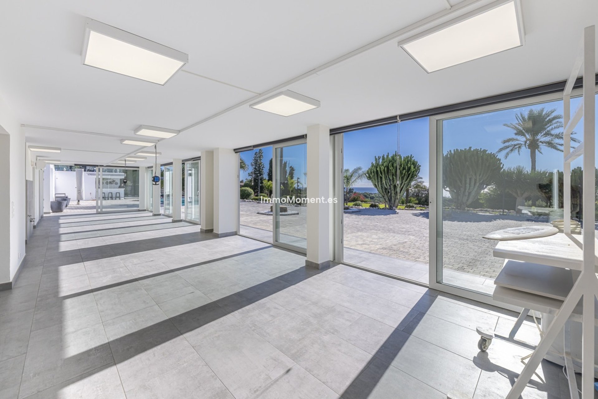 Resale - Detached villa - Marbella - Elviria