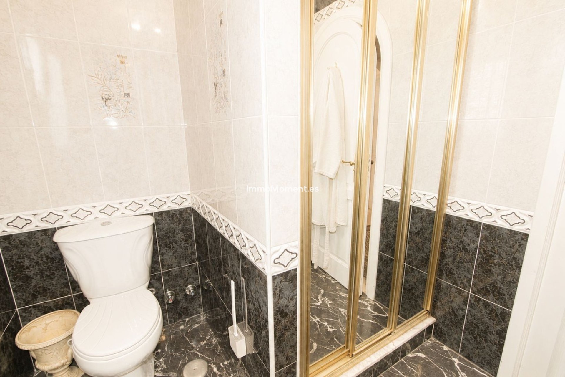 Resale - Detached villa - Marbella - Elviria