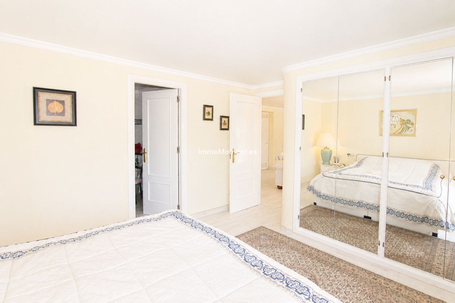 Resale - Detached villa - Marbella - Elviria