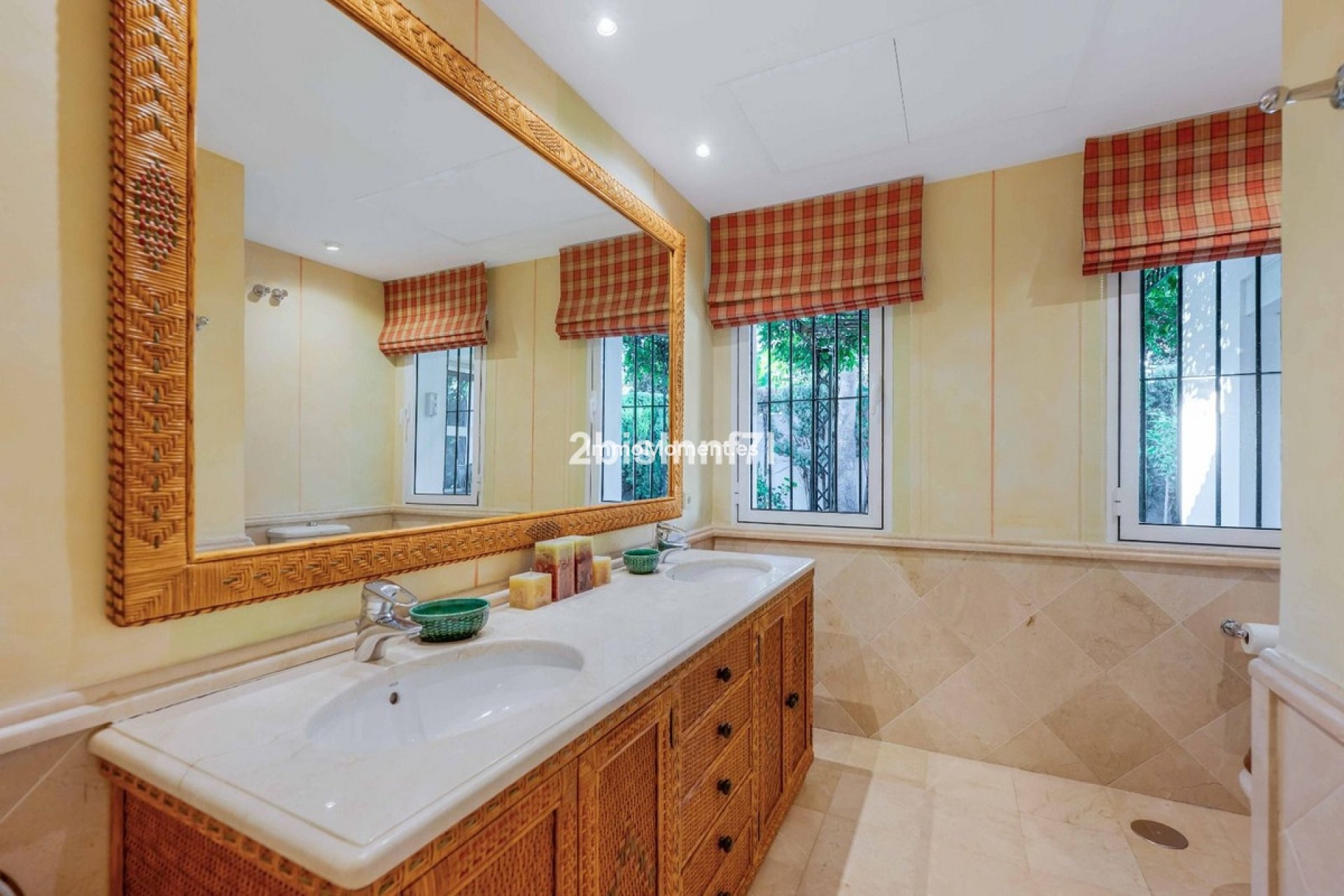 Resale - Detached villa - Marbella - Elviria