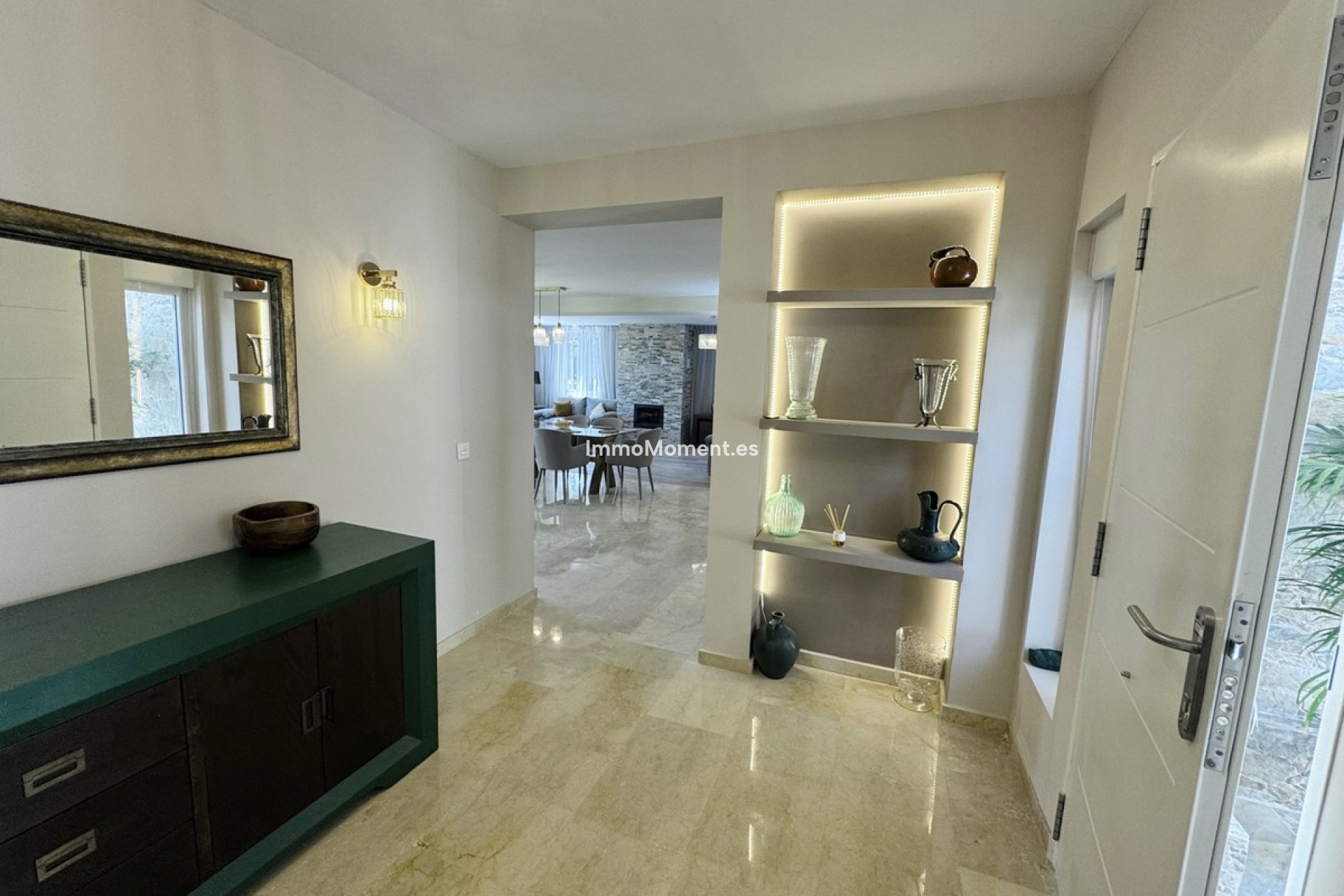 Resale - Detached villa - Marbella - Elviria
