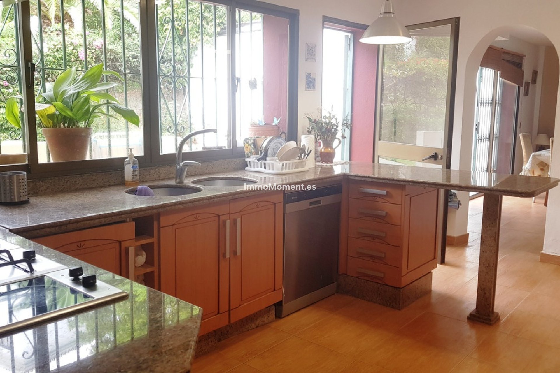 Resale - Detached villa - Marbella - Elviria