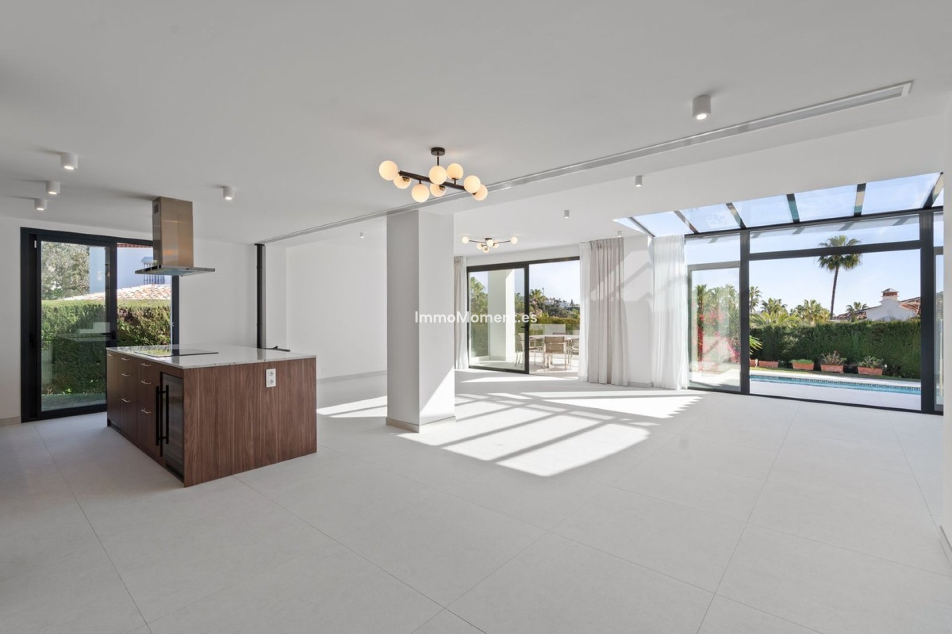 Resale - Detached villa - Marbella - Elviria