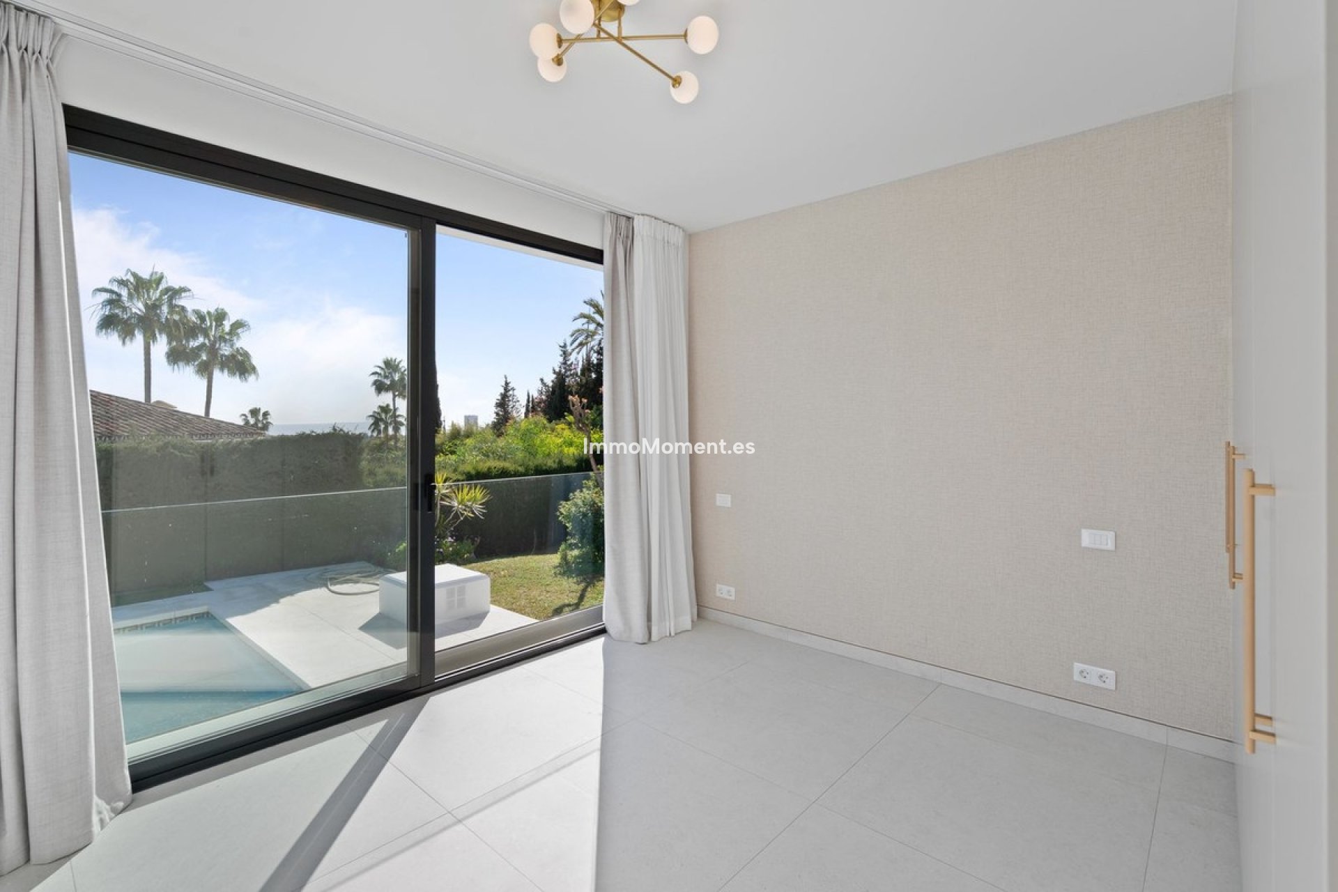Resale - Detached villa - Marbella - Elviria