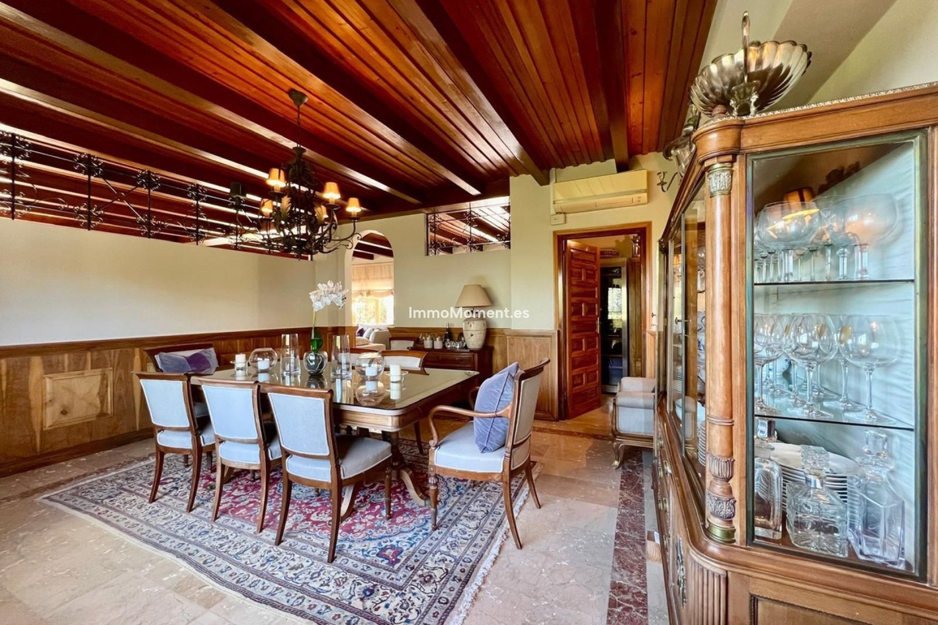 Resale - Detached villa - Marbella - Elviria
