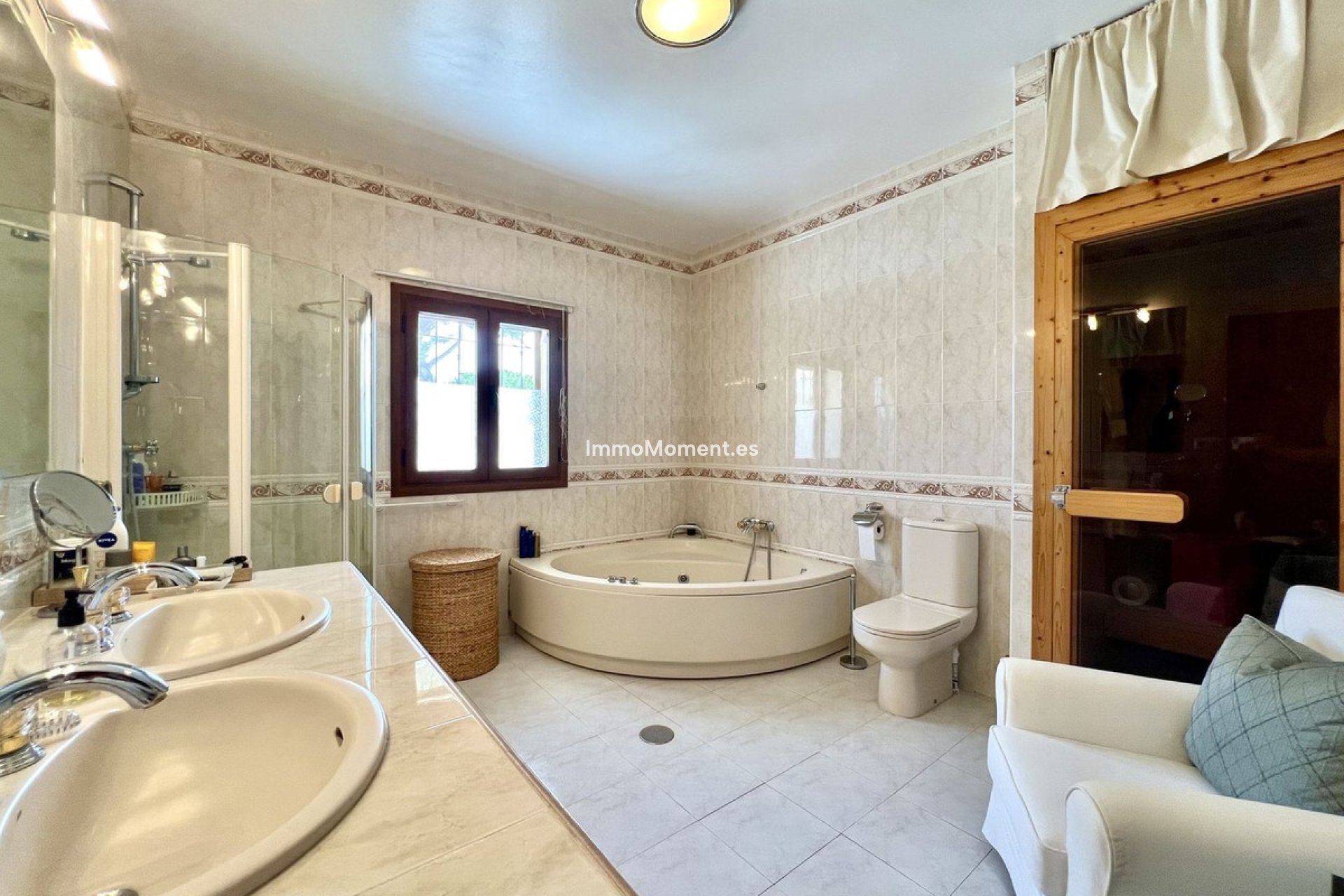 Resale - Detached villa - Marbella - Elviria