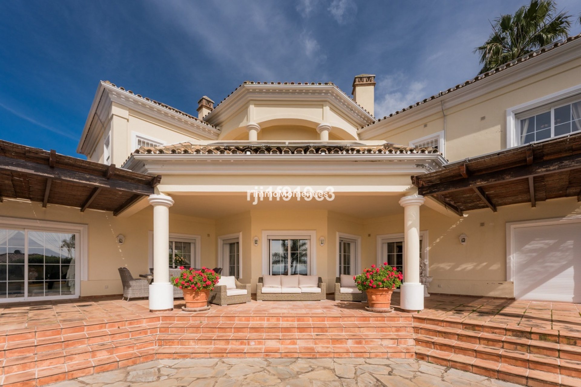 Resale - Detached villa - Marbella - Elviria
