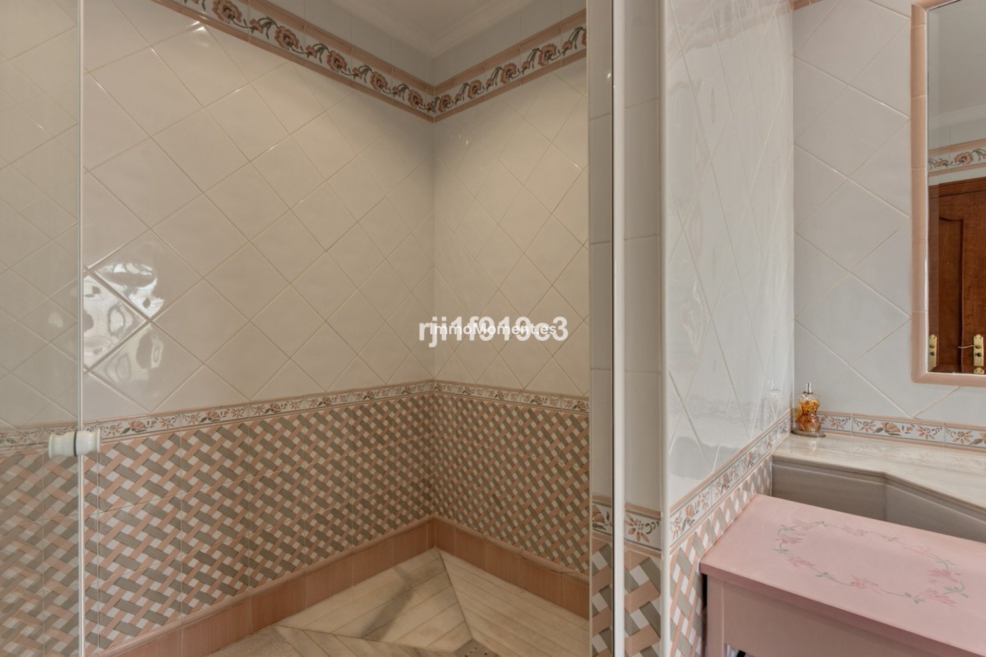 Resale - Detached villa - Marbella - Elviria