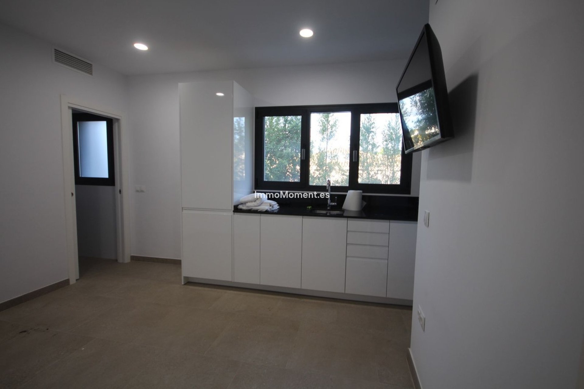 Resale - Detached villa - Marbella - Elviria