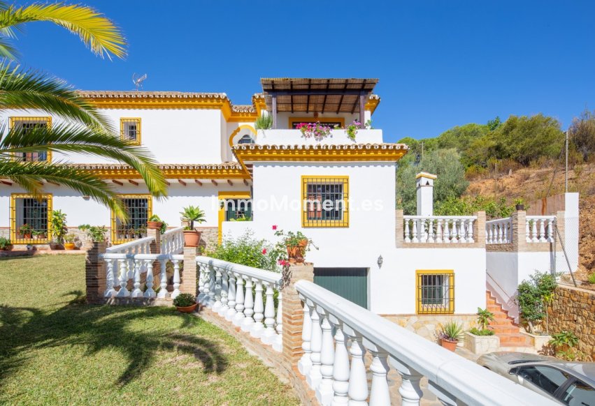 Resale - Detached villa - Marbella - Elviria